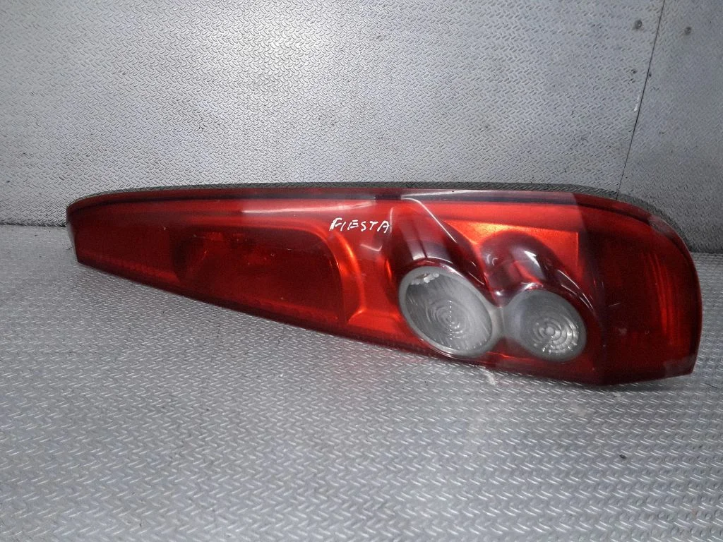 Lampa tylna w błotniku – prawa