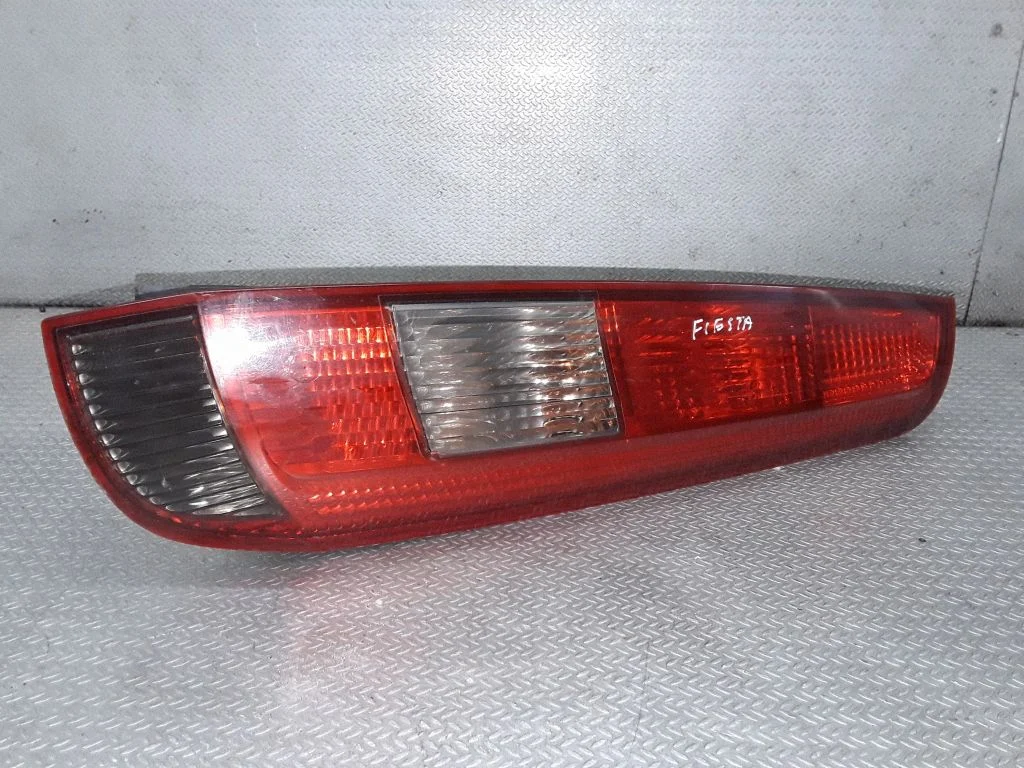 Lampa tylna w błotniku – prawa