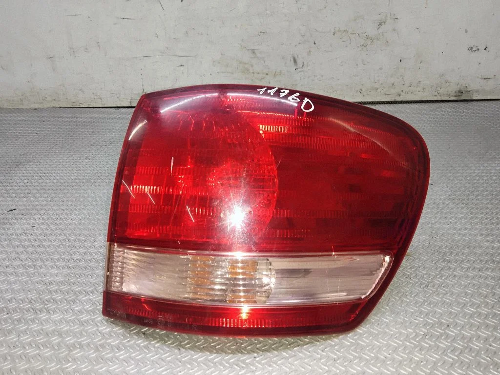Lampa tylna w błotniku – prawa