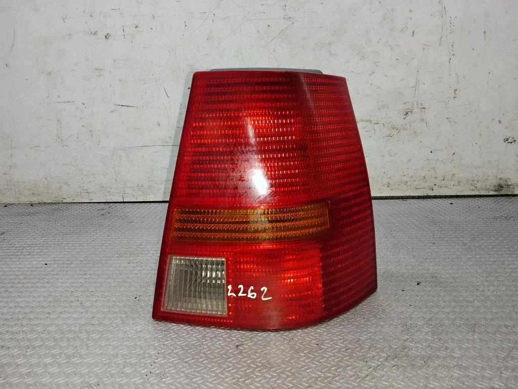 Lampa tylna w błotniku – prawa