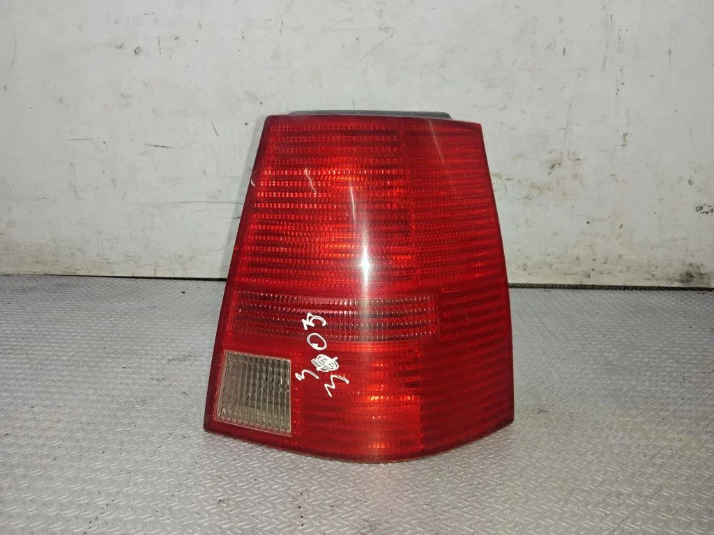 Lampa tylna w błotniku – prawa