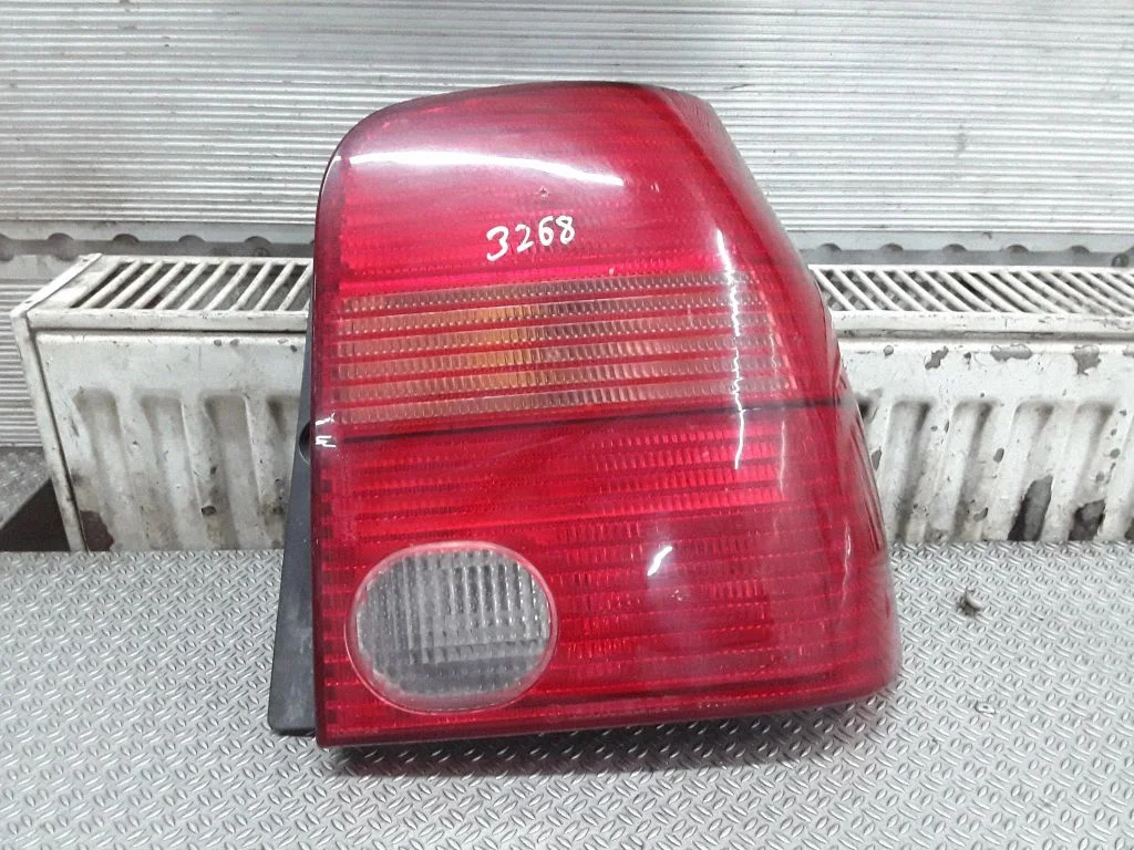 Lampa tylna w błotniku 6X0945112D