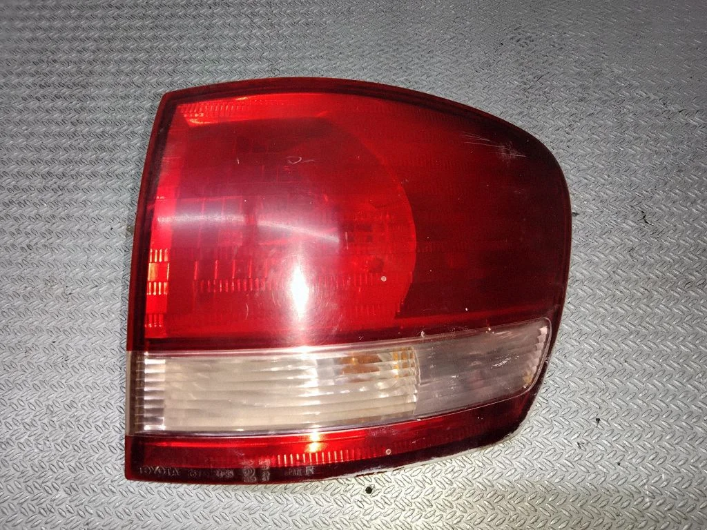 Lampa tylna w błotniku – prawa