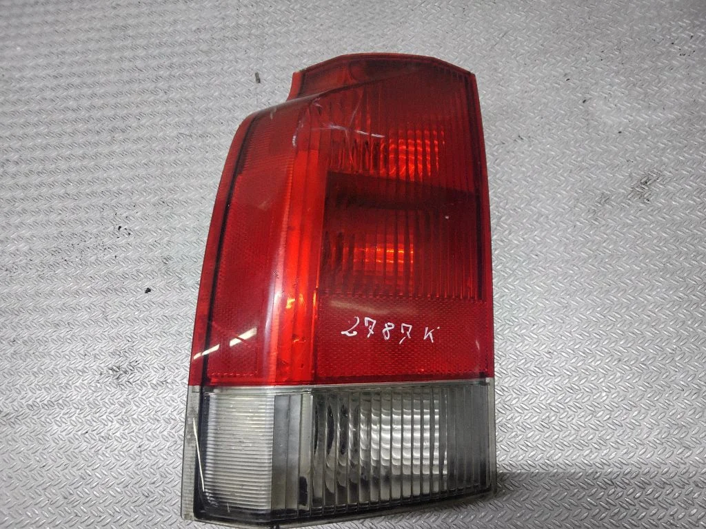 Lampa tylna w błotniku – Volvo V70 (2000-2004)