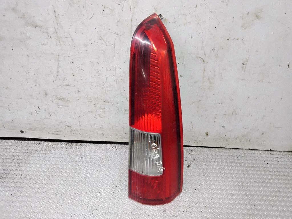 Lampa tylna w błotniku 9154494