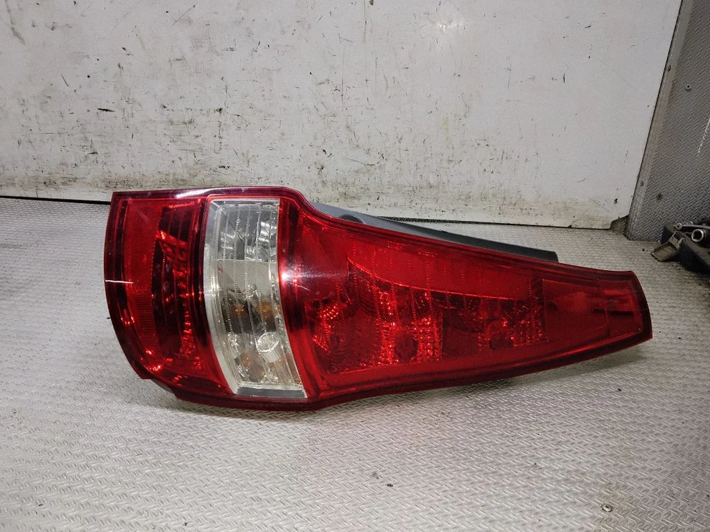 Lampa tylna w błotniku 924022R1