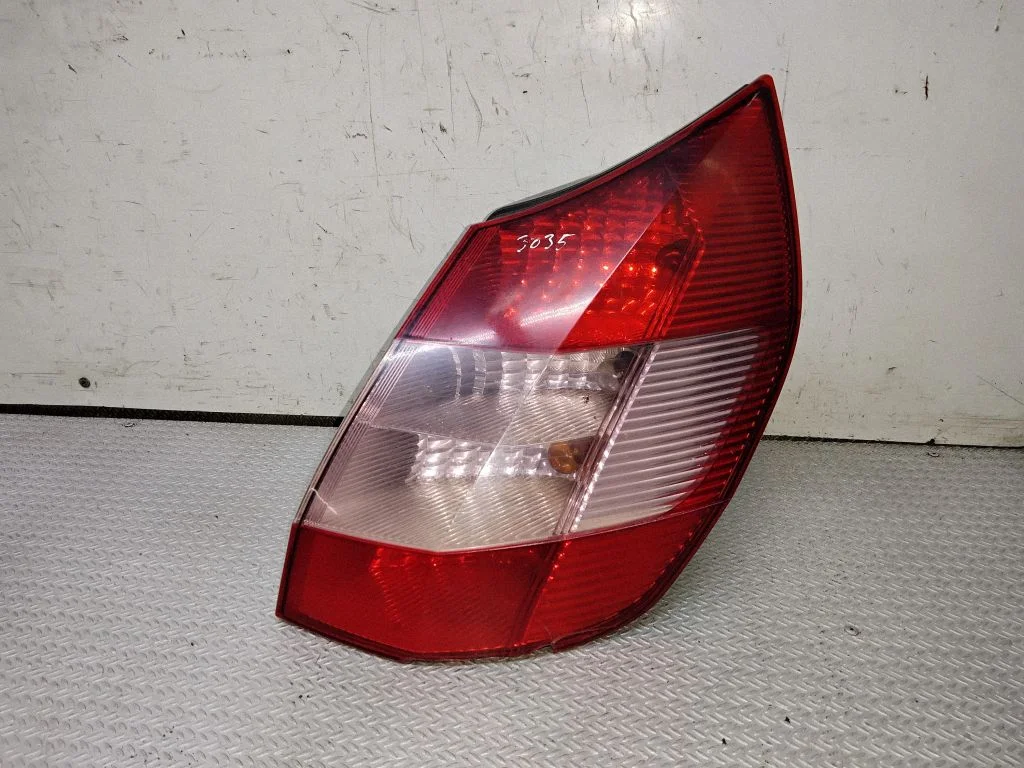 Rear/tail lights – Renault Scenic II - Grand scenic II (2003-2006)