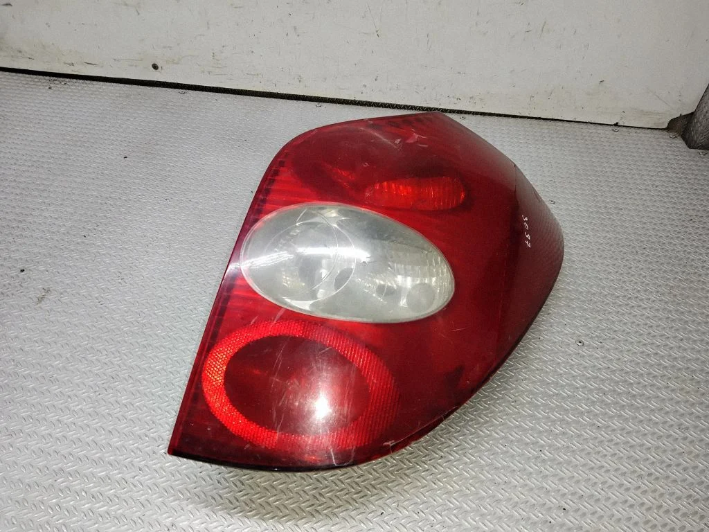 Rear/tail lights – Renault Laguna II (2001-2007)