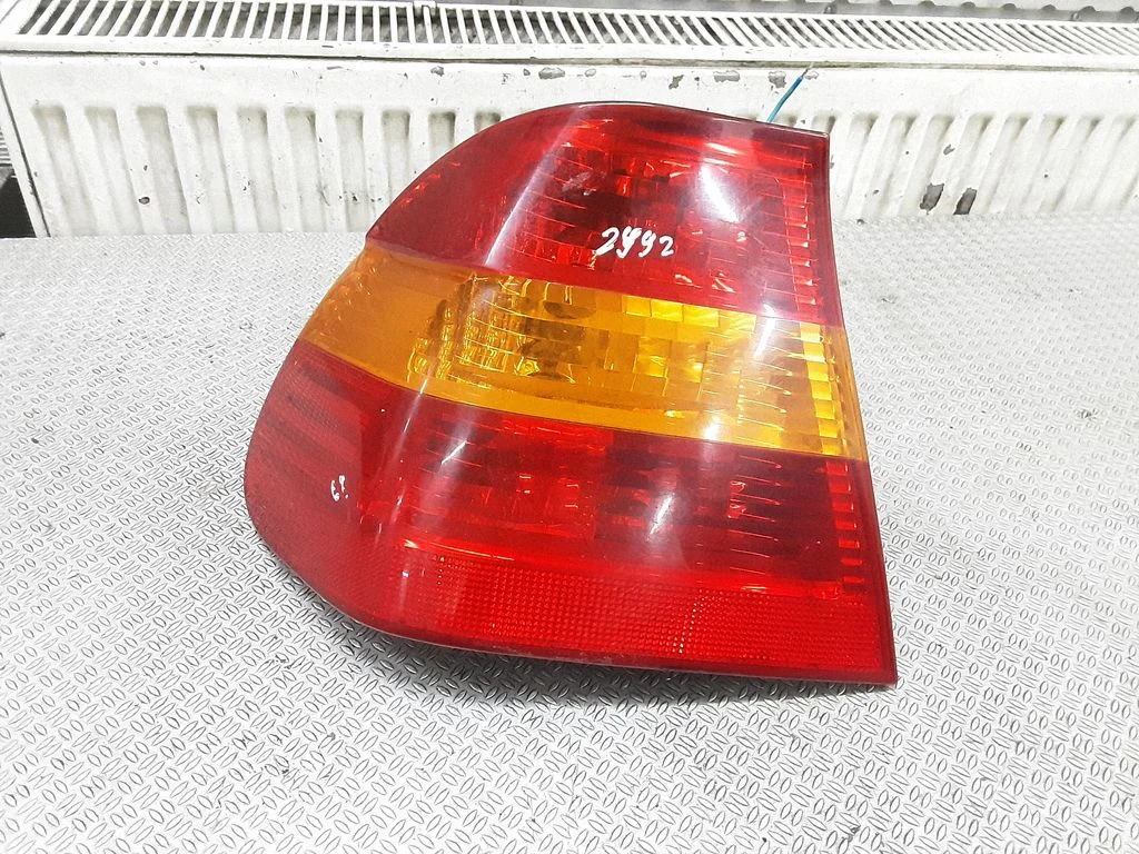 Lampa tylna w błotniku 388021L2