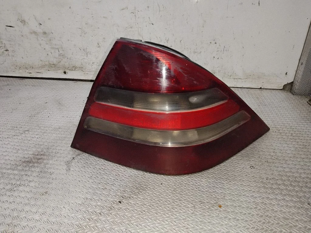 Rear/tail lights – Mercedes-Benz S-Class W220 (1998-2006)