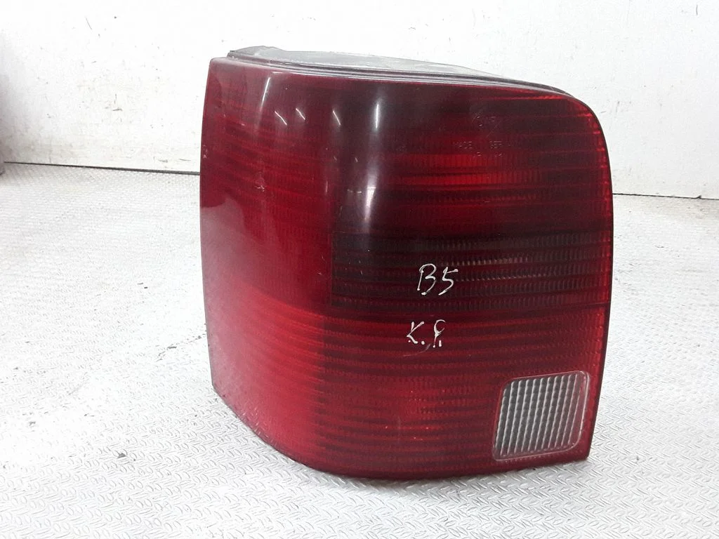 Lampa tylna w błotniku 3B9945111F
