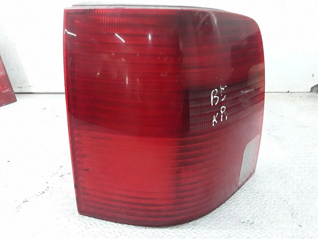 Lampa tylna w błotniku 3B9945111F