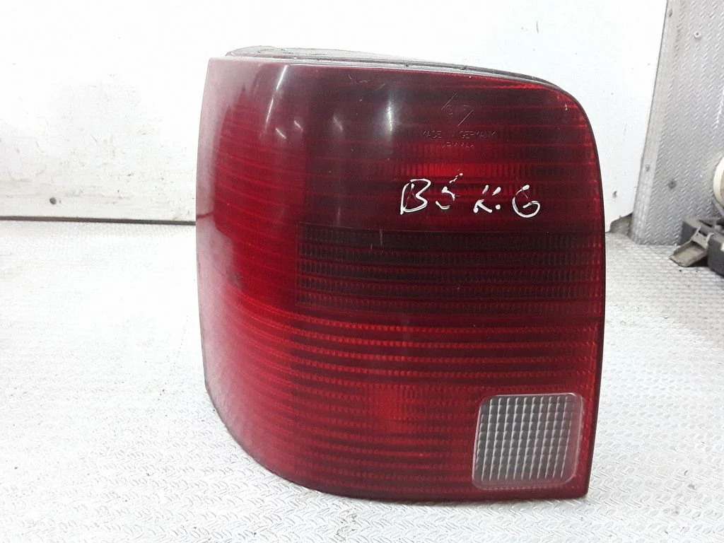 Lampa tylna w błotniku 3B9945111F