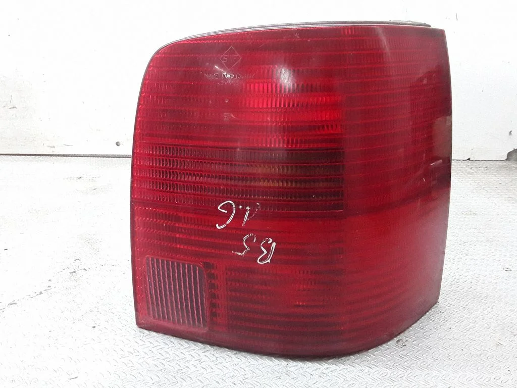 Lampa tylna w błotniku – prawa