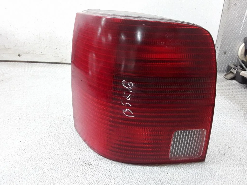 Lampa tylna w błotniku – lewa