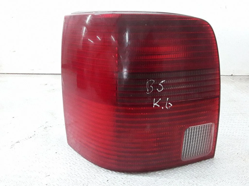 Lampa tylna w błotniku 3B9945111F