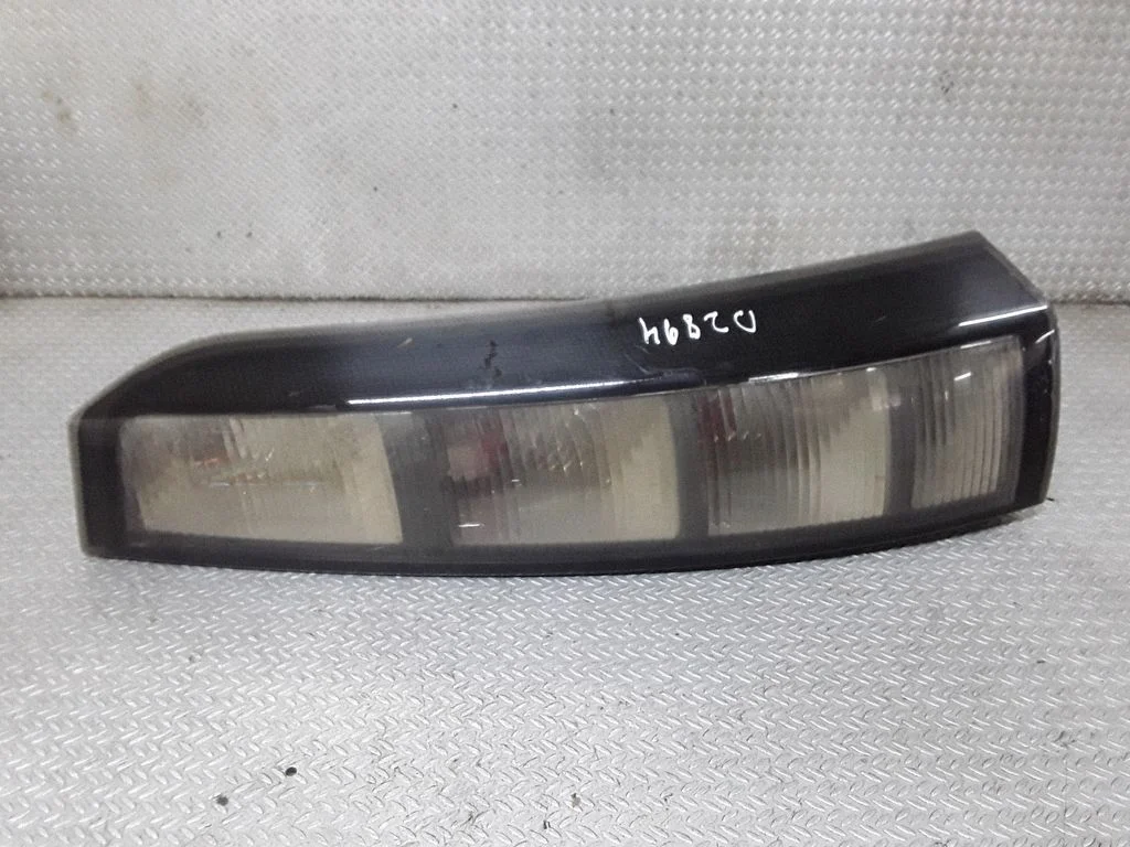 Lampa tylna w błotniku – prawa