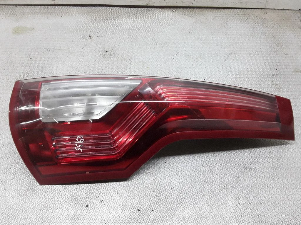 Lampa tylna w błotniku – Citroen C4 I (2004-2010)