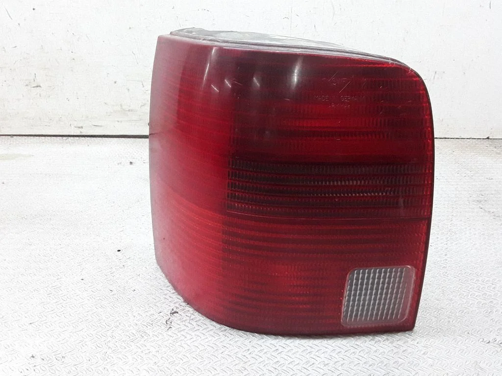Lampa tylna w błotniku 3B9945111F