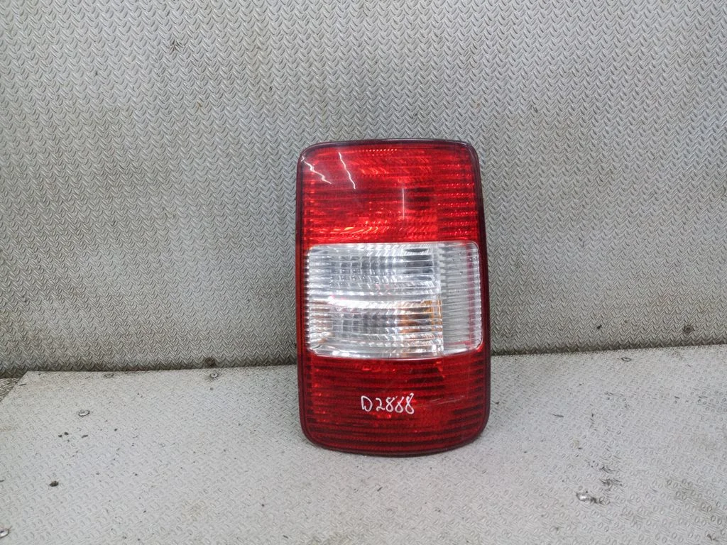 Lampa tylna w błotniku 2K0945258A