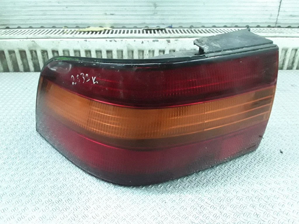Lampa tylna w błotniku – lewa