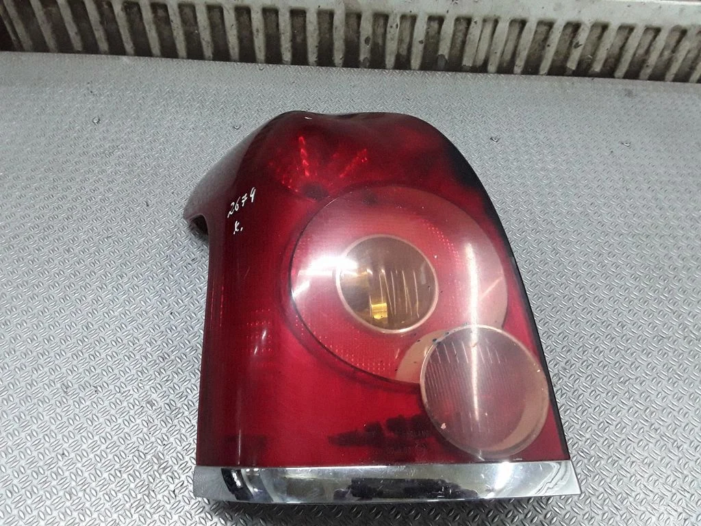 Lampa tylna w błotniku – lewa
