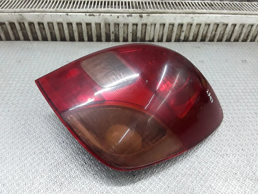 Lampa tylna w błotniku – prawa