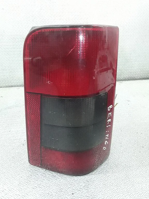 Lampa tylna w błotniku 45050