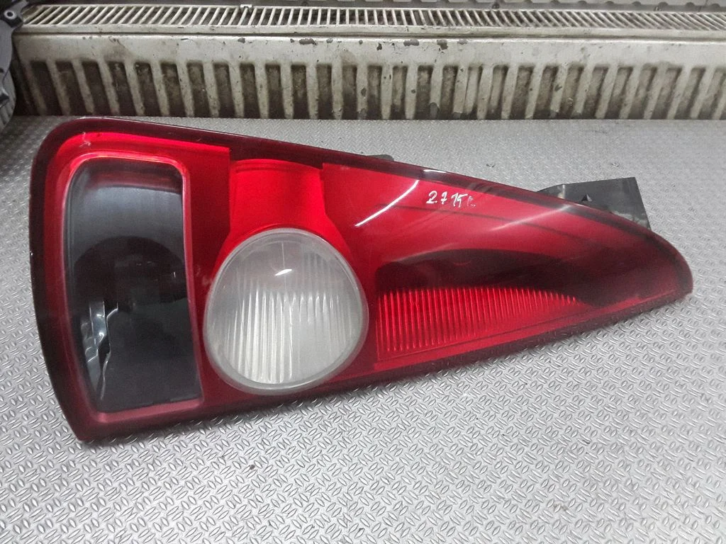 Lampa tylna w błotniku – Renault Espace - Grand espace IV (2004-2014)