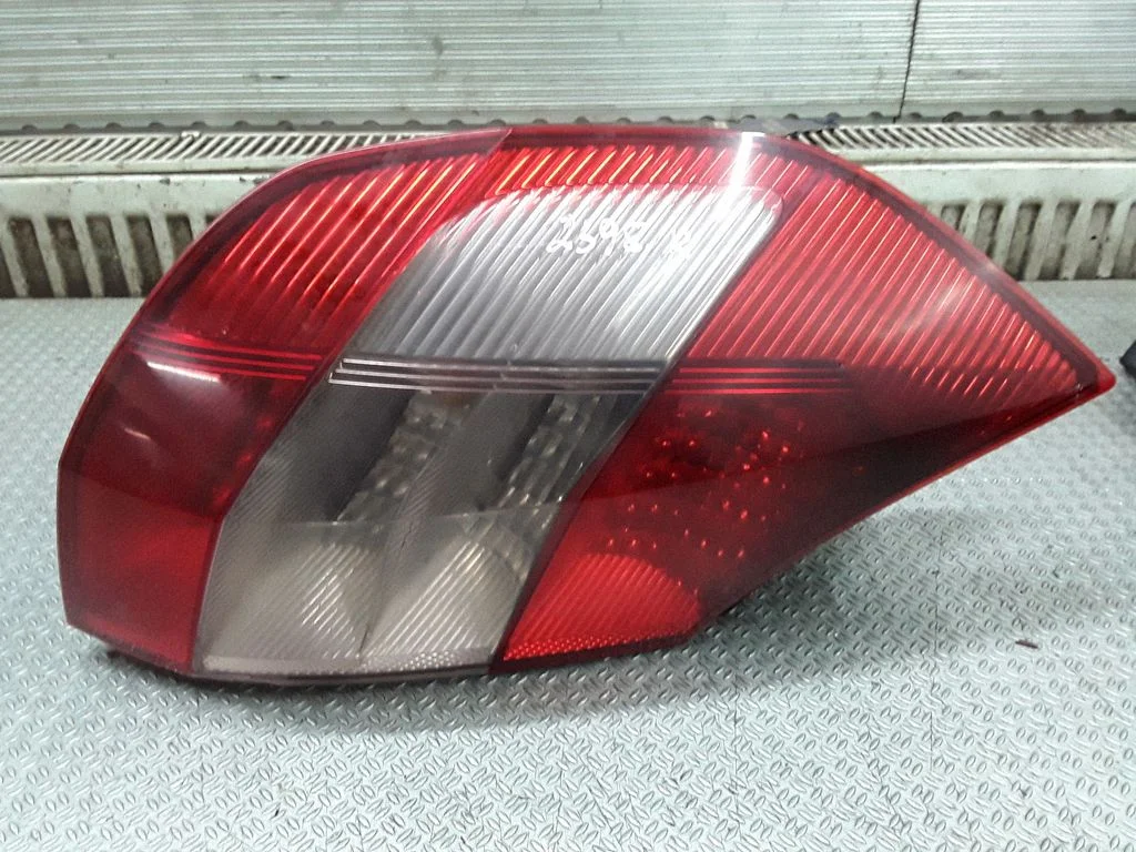 Rear/tail lights 15911500