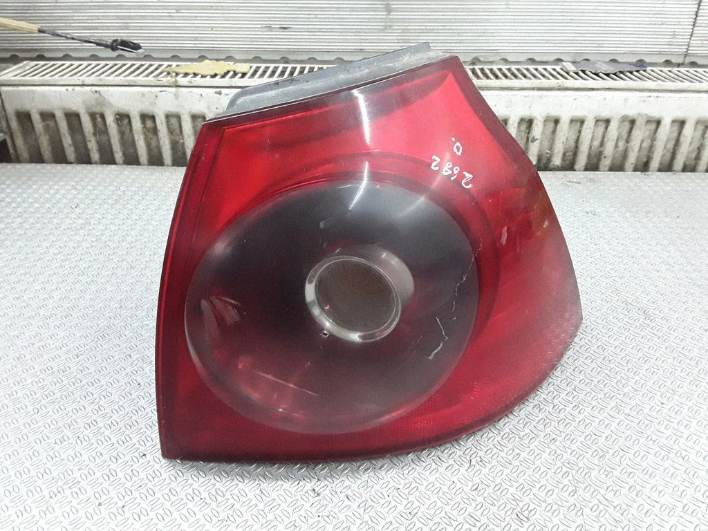 Rear/tail lights 1K6945096E
