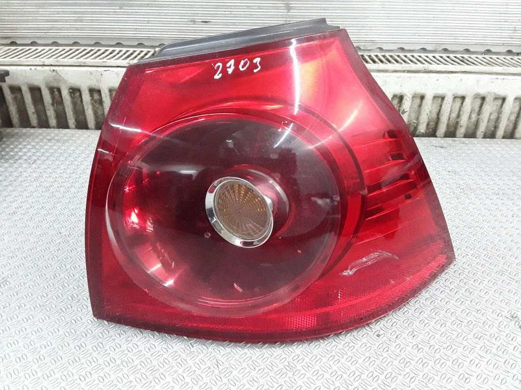 Lampa tylna w błotniku 1K6945096E