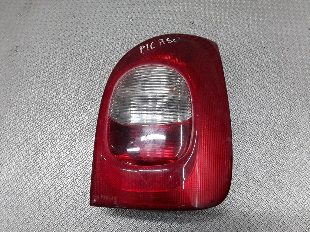 Lampa tylna w błotniku 631563980