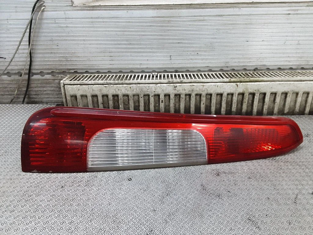 Rear/tail lights – Ford Focus C-MAX (2003-2010)