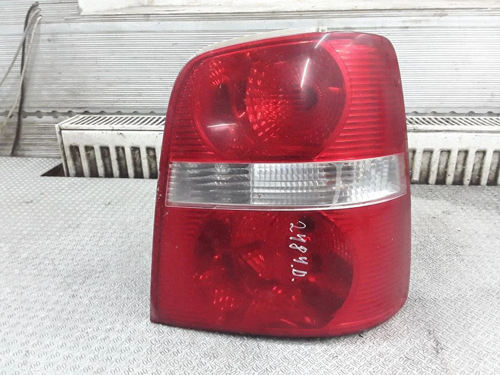 Lampa tylna w błotniku – prawa