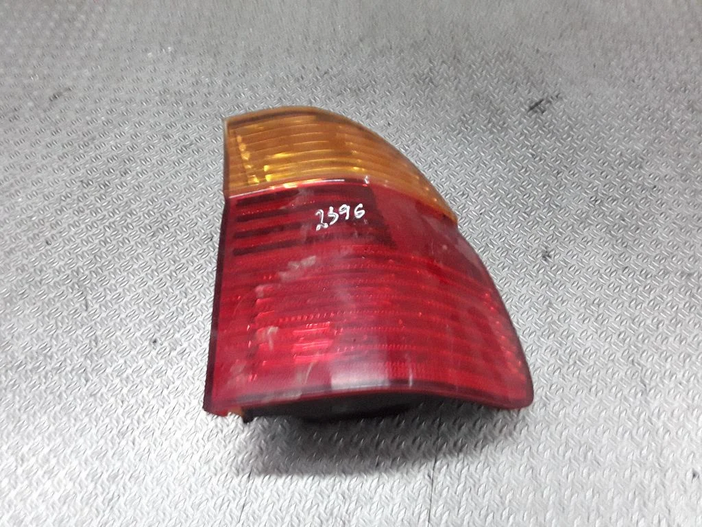 Lampa tylna w błotniku – prawa