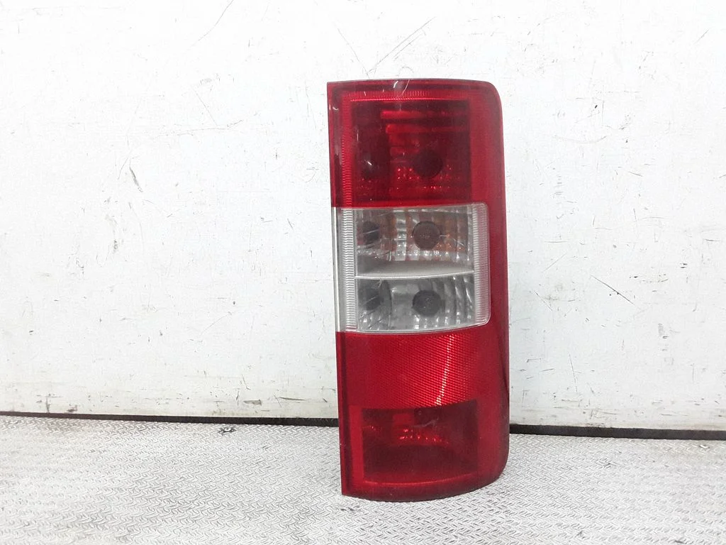 Lampa tylna w błotniku 2T1413N412AB
