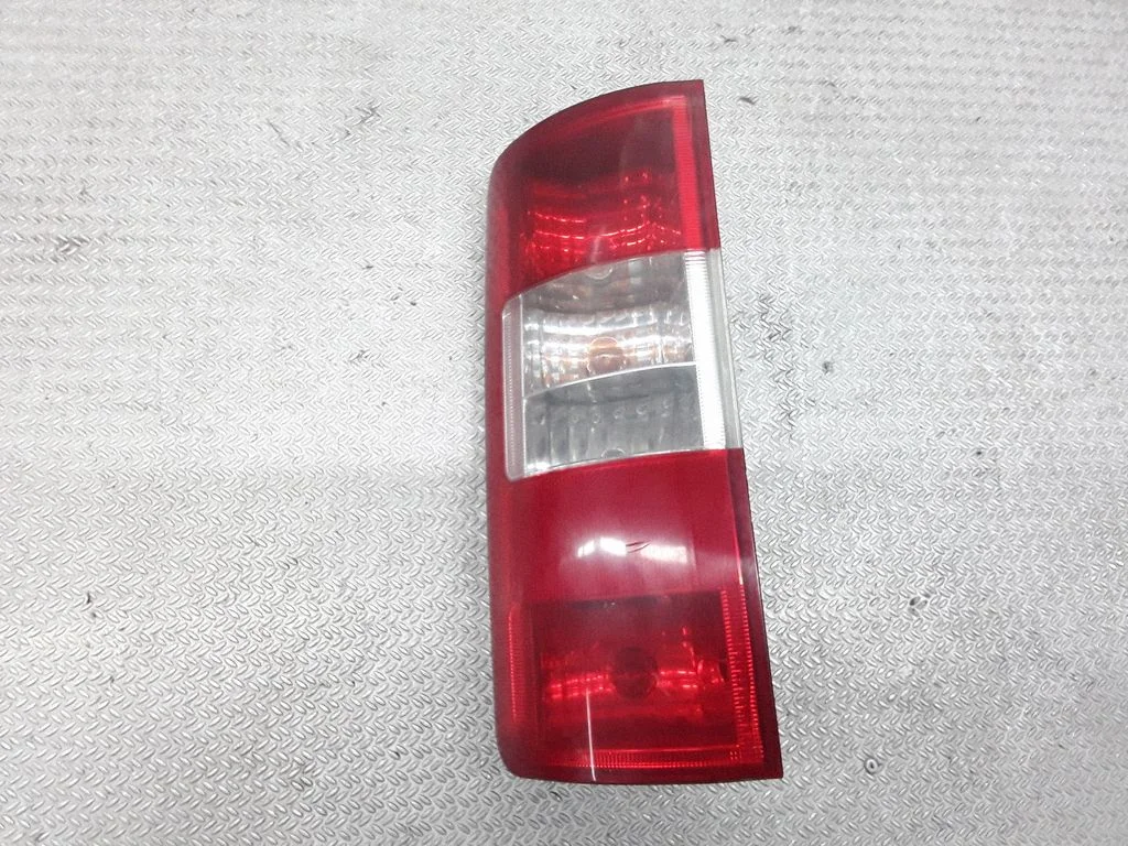 Lampa tylna w błotniku 2T1413N412AB