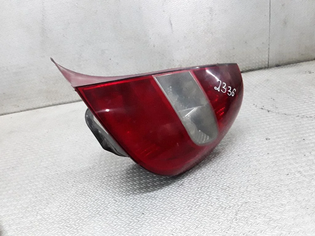 Rear/tail lights – Citroen C5 (2001-2004)