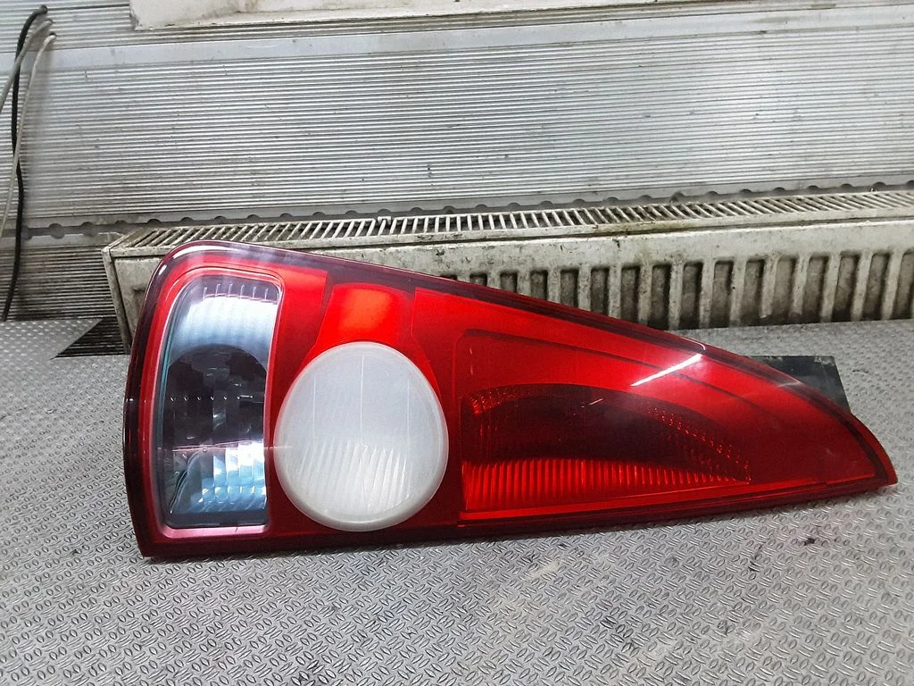 Lampa tylna w błotniku – Renault Espace - Grand espace IV (2004-2014)