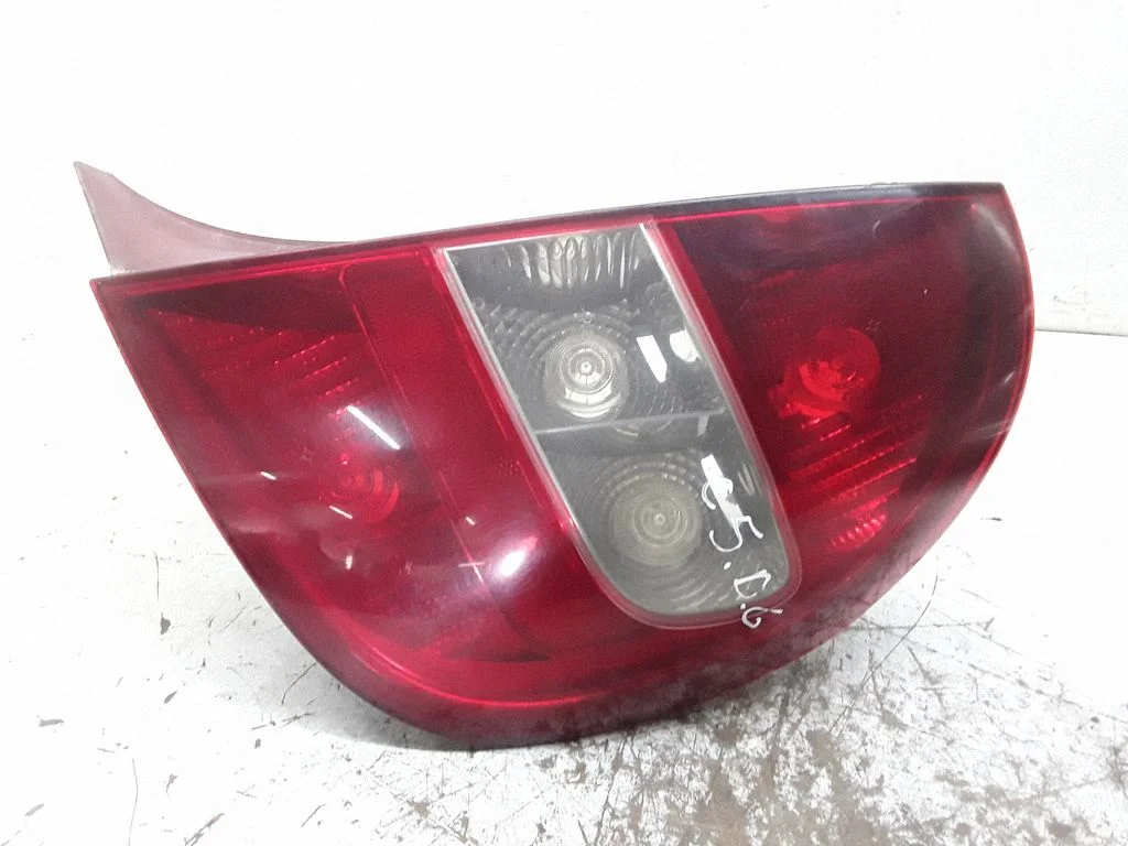 Rear/tail lights – Citroen C5 (2001-2004)