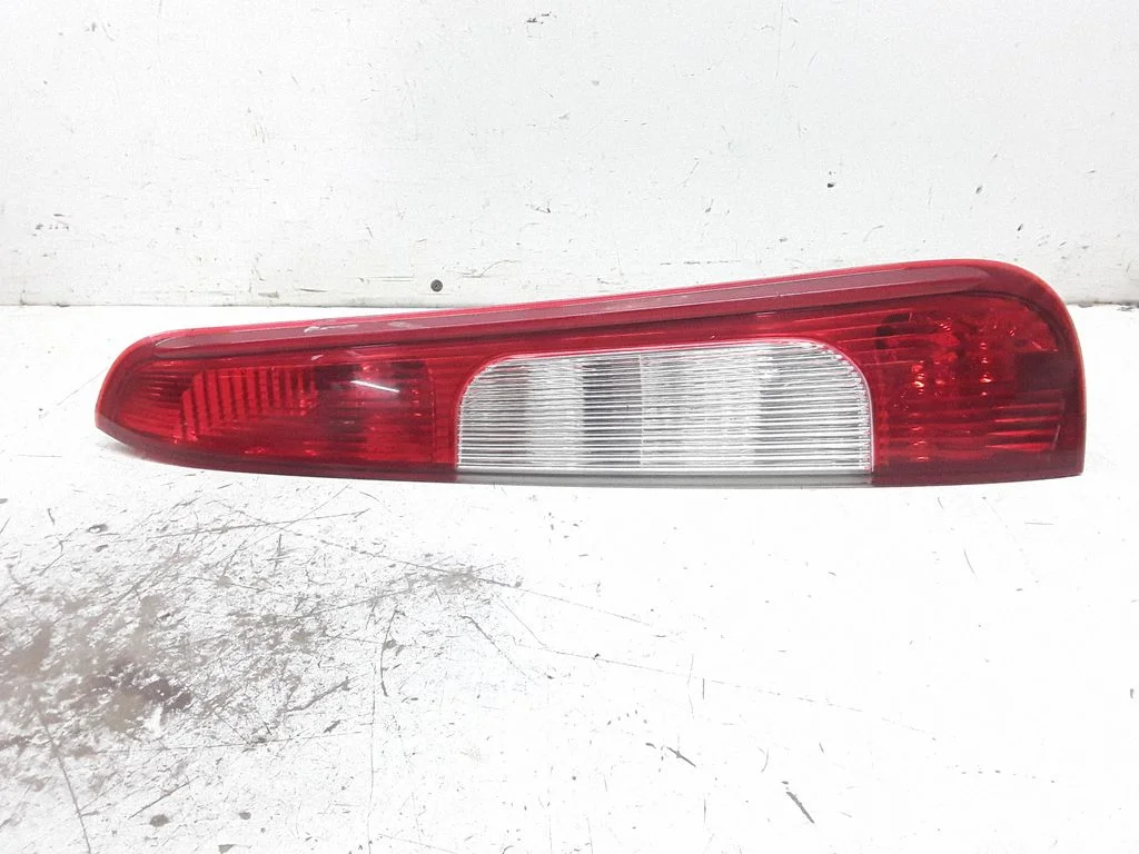 Rear/tail lights – Ford Focus C-MAX (2003-2010)