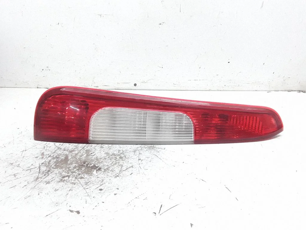 Rear/tail lights – Ford Focus C-MAX (2003-2010)