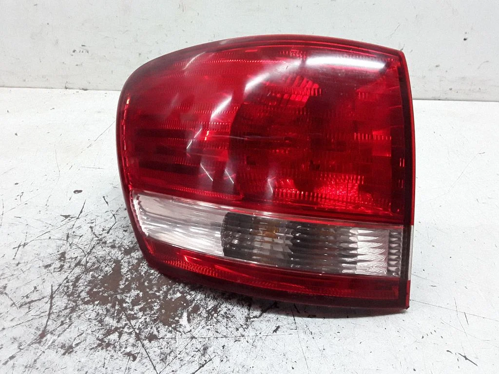Lampa tylna w błotniku – lewa