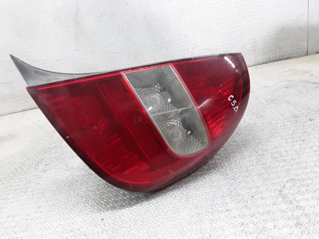 Rear/tail lights – Citroen C5 (2001-2004)