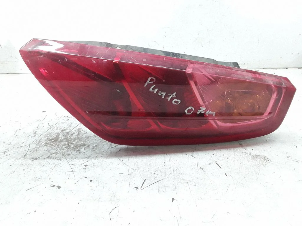 Tagatuli keres – Fiat Punto (188) (1999-2010), parem