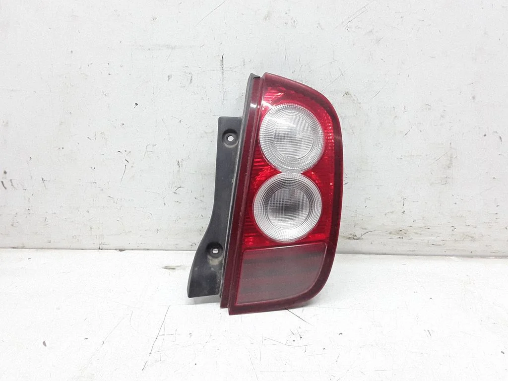 Tagatuli keres – Nissan Micra (2003-2007), parem