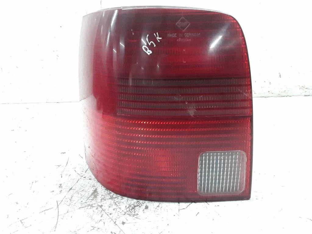 Lampa tylna w błotniku 3B9945257