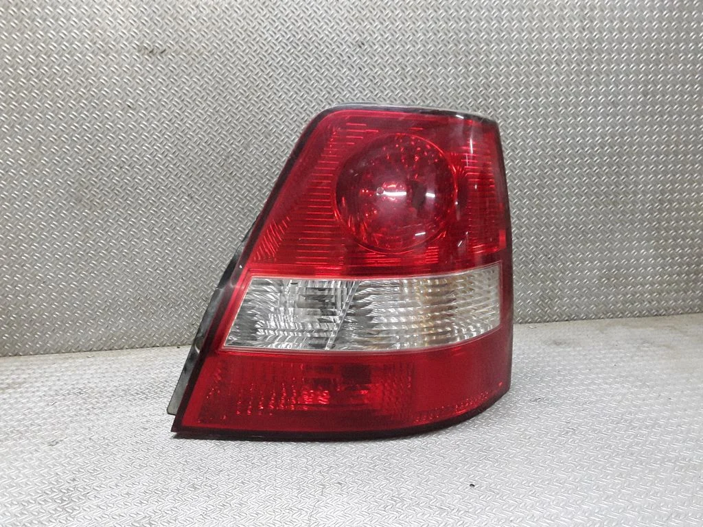 Rear/tail lights – KIA Sorento (2002-2009)