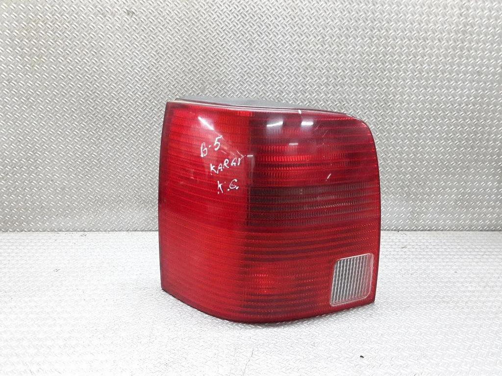Lampa tylna w błotniku 3B9945095F